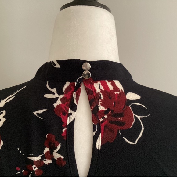 NWT Only ‘Mallory’ Long Sleeved Floral Print Blouse, Size 2 - Picture 3 of 10